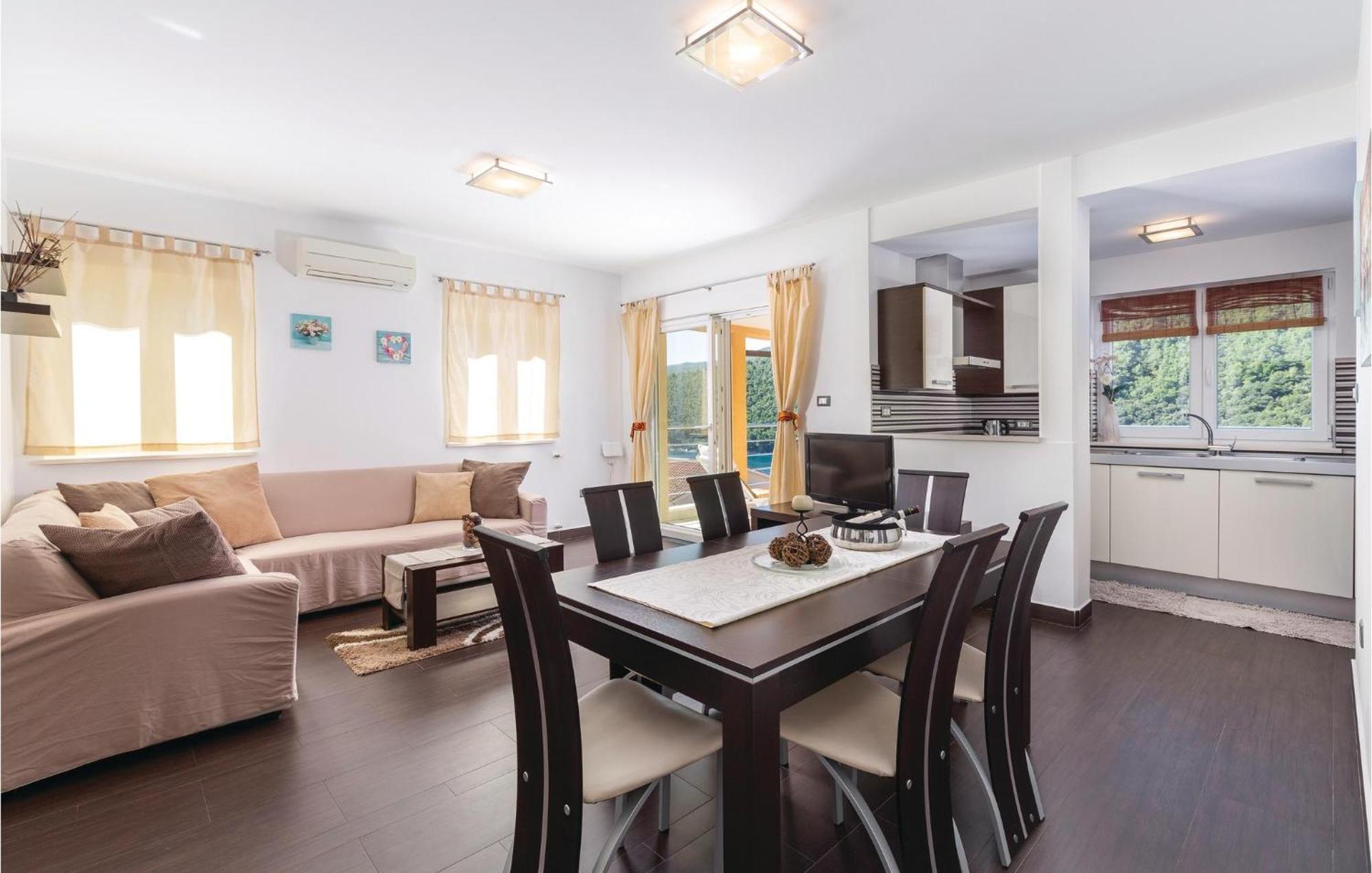 Gorgeous Apartment In Labin With Kitchen מראה חיצוני תמונה